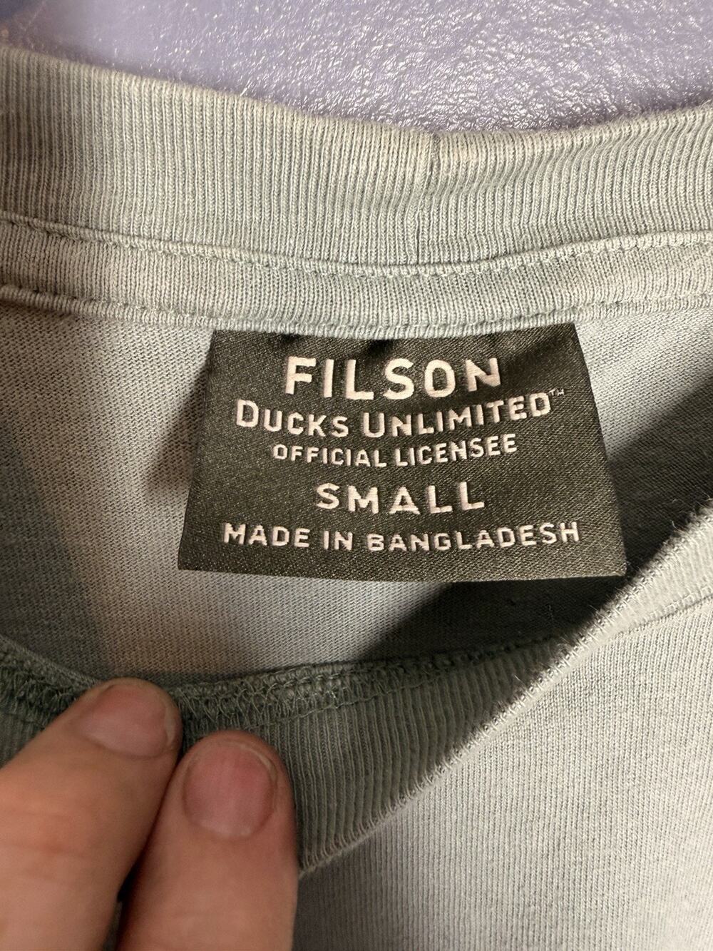 Filson t-shirt with graphic. Size small. Ducks Unlimited. Rare! VGC!